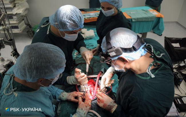 У Херсоні провели унікальну операцію. Лікарі видалили тромб з мозкових артерій