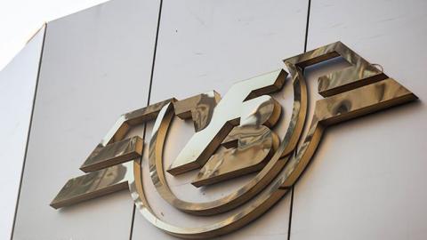 "Ментальное убожество": сеть разозлила покупка "Укрзализныци" российских значков