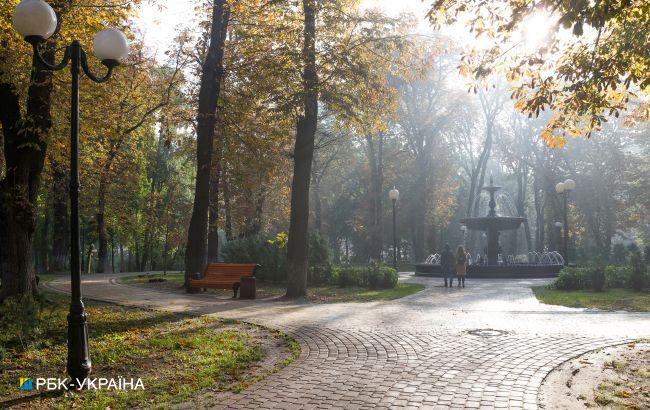 Зранку місцями туман, повітря прогріється до +27: погода на завтра