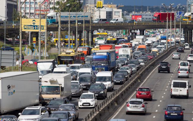 Зростання цін на бензин призупинилося, автогаз дорожчає