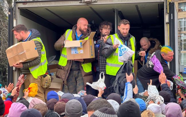 Українсько-ізраїльська медична місія FRIDA доставила до Херсона 15 тонн гумдопомоги