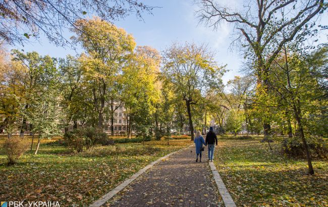 На півдні та сході дощі з грозами: прогноз погоди на перший день осені