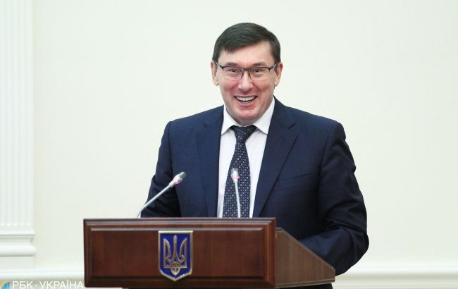 Луценко останется прокурором после увольнения с поста главы ГПУ