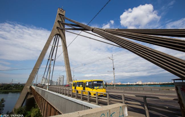 На Північному мосту в Києві аварія паралізувала рух транспорту