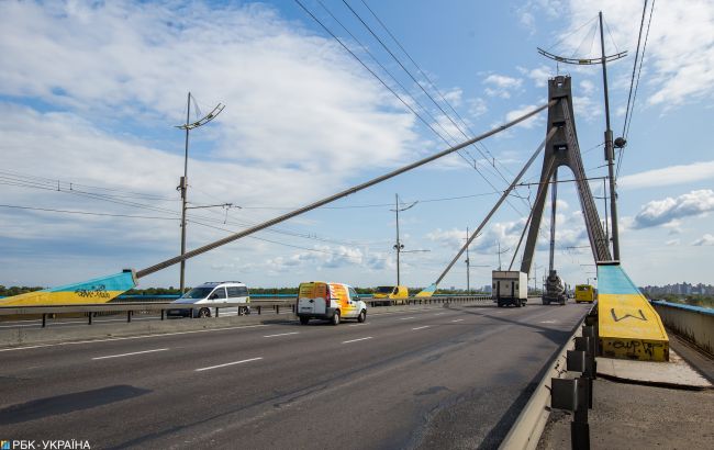 У Києві на вихідних обмежать рух по Північному мосту