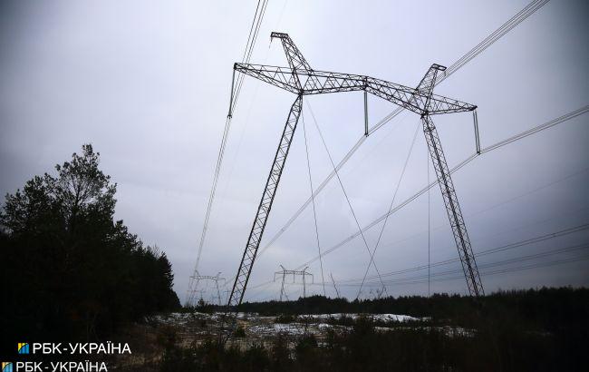 Без света в Украине остаются более тысячи населенных пунктов и 740 тысяч потребителей