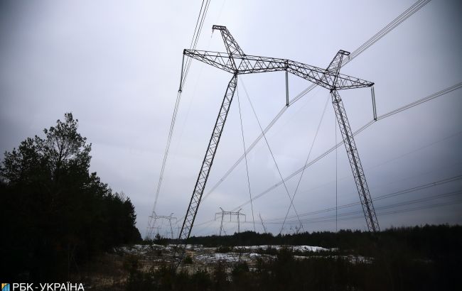 На лівому березі Києва відновлюють постійну подачу електрики