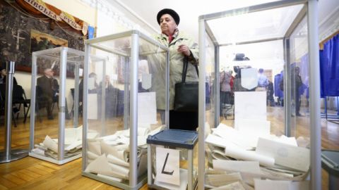 Свіжий рейтинг дає перемогу на виборах п'яти партіям