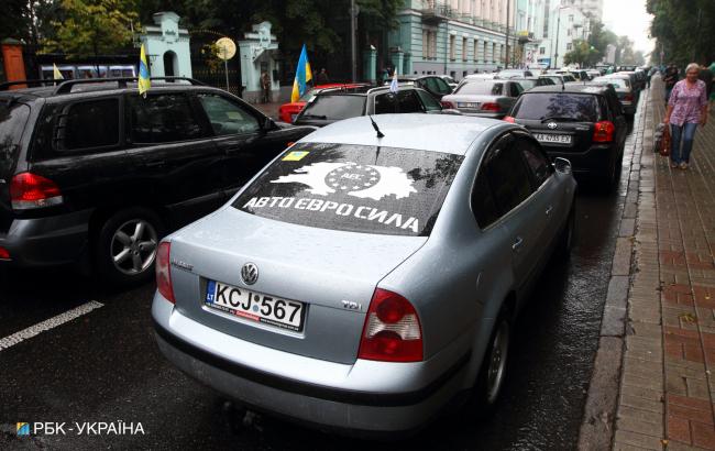 Импорт подержанных авто в Украину впервые превысил ввоз новых машин