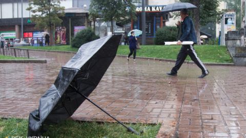 Накроет дождями: какой будет погода на выходных