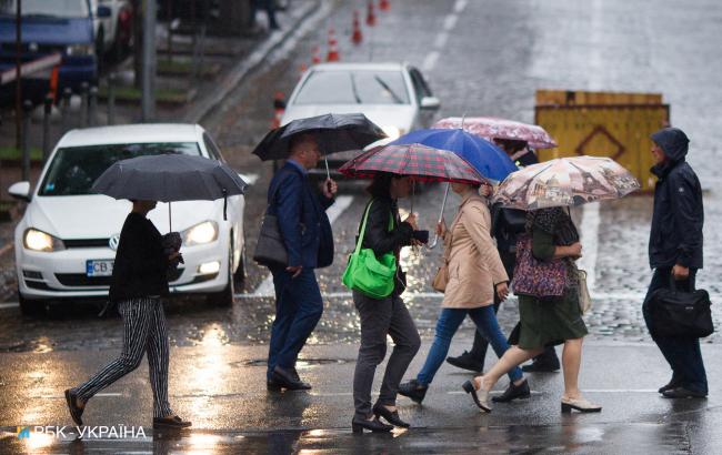Накроет дождями: синоптики дали неблагоприятный прогноз погоды на 3 октября