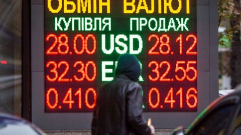 Доллар взлетит до небес: что будет с валютой после выборов