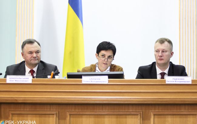 ЦИК принял протоколы с "мокрыми печатями" от еще двух ОИК