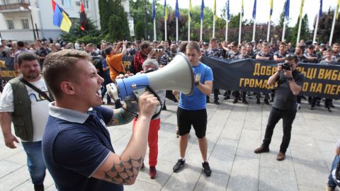 Спровокували сутички: двом учасникам заворушень під ОП повідомили про підозри