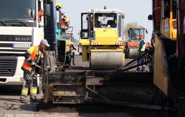 В "Укравтодоре" ответили на обвинения в завышенных ценах на асфальтобетон