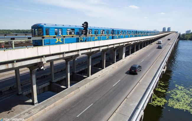 У Києві частково обмежать рух біля станції метро "Дніпро"