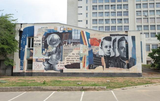 Российский художник украсил стену корпуса КПИ портретами Королева