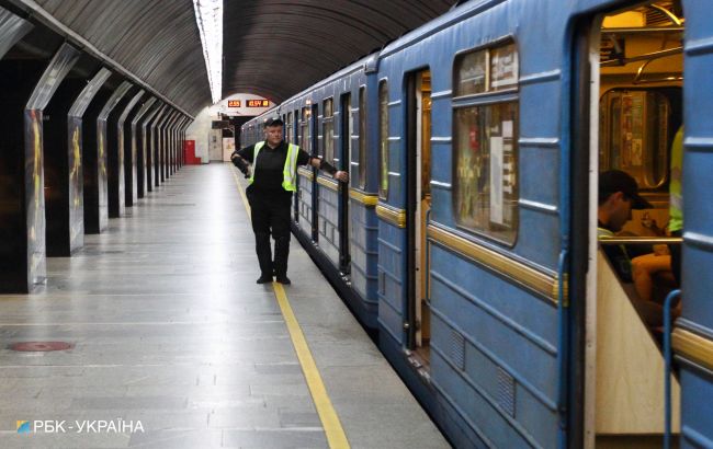 В Киеве закрыли на вход две центральные станции метро