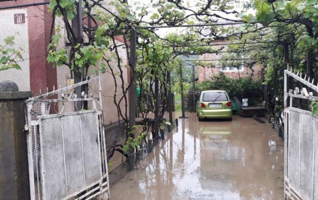 Из-за непогоды в Украине обесточены населенные пункты в семи областях