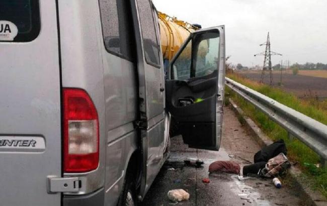 У Полтавській області зіткнулись маршрутка та молоковоз, постраждали 6 людей