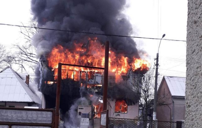 На Закарпатье произошел пожар в магазине стройматериалов