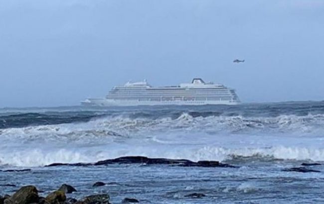 Авария лайнера в Норвегии: эвакуировано почти 500 человек