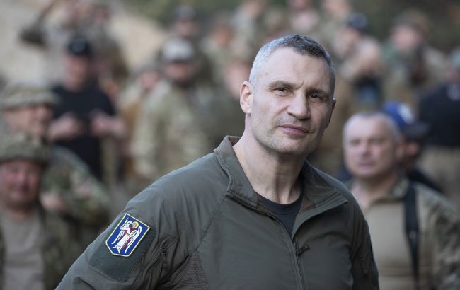 Кличко зустрівся з бійцями батальйону "Свобода" і передав пів тисячі FPV-дронів від громади Києва