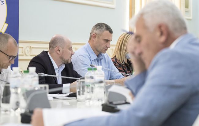 Кличко: у новому законі про держбюджет урізають бюджети ОТГ на користь районів