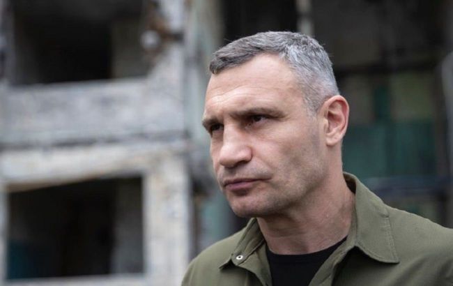 Кличко: Київ передає звільненому Херсону техніку, будівельні матеріали, медобладнання та продукти