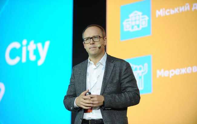 В Україні продовжать цифровізацію охорони здоров'я, соцзахисту та освіти, - Назаров