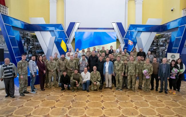 "Близько 200 тисяч киян на фронті": Кличко відзначив воїнів до Дня Захисників і Захисниць
