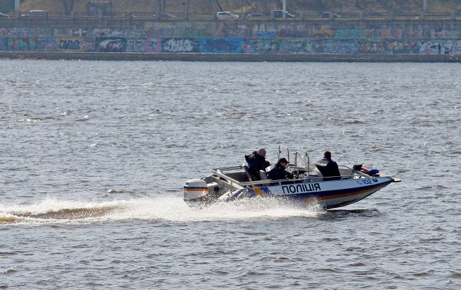 В Києві заборонили рух на моторних човнах та катерах