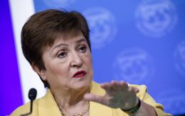 МВФ розглядає надання багаторічної допомоги Україні на 16 млрд доларів, - Bloomberg