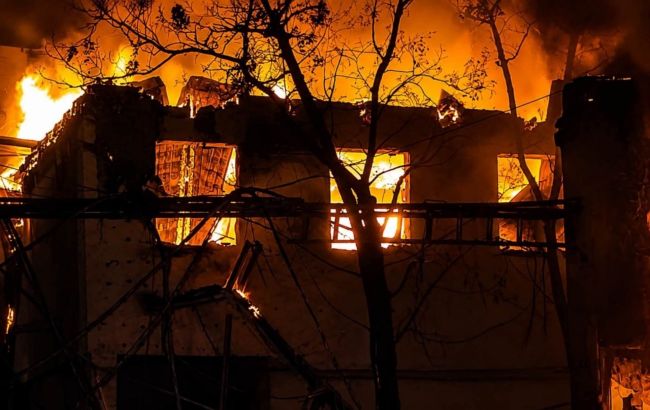 Російські дрони зруйнували будівлю взуттєвої фабрики на Одещині (фото)