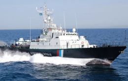 Украинские дроны поймали российский корабль в Крыму (видео удара)