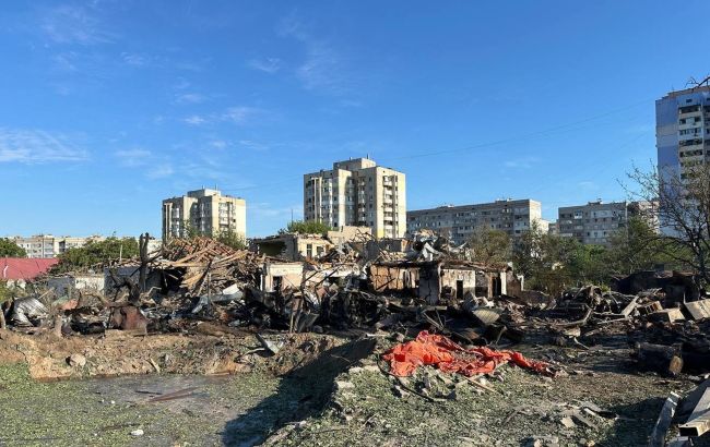 Ракетный удар по Николаеву: появились фото последствий попадания по жилому району