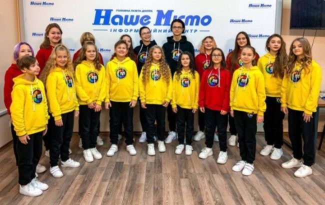 Миллионы просмотров и всемирная слава: в Днепре дети перепели Coldplay и BTS на трех языках