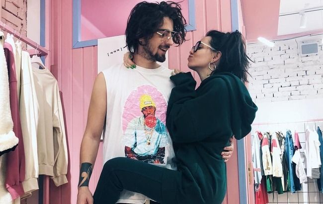 "Пируем на всю!" Дантес и Дорофеева показали, как отмечают годовщину