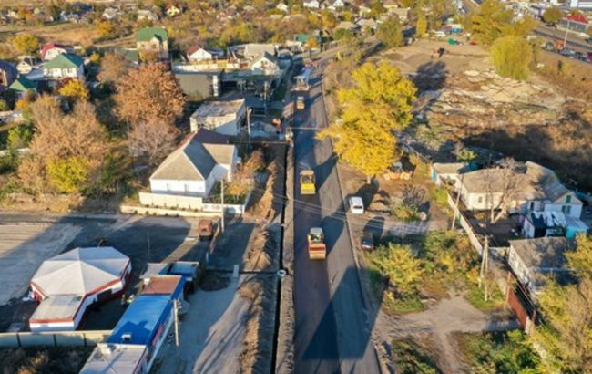 У Підгородному біля Дніпра відремонтують вулицю, яка проходить вздовж "Дороги Єдності"