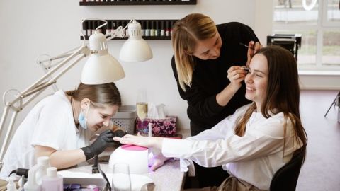 Краса по-українськи: як салони і барбери готуються приймати клієнтів після карантину