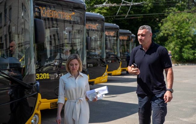 Нові інклюзивні тролейбуси та автобуси вийшли на маршрути Києва, - Кличко