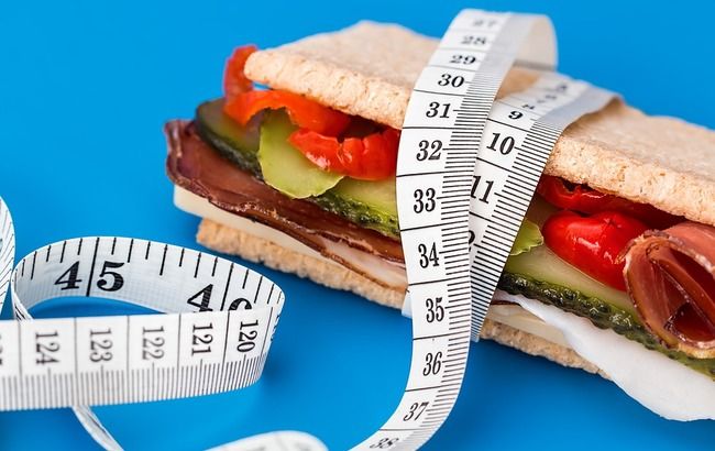 Ем мало – вес на месте: диетолог развенчала мифы о питании и похудении