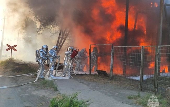 В российском Волгограде случился пожар на металлургическом заводе (видео)