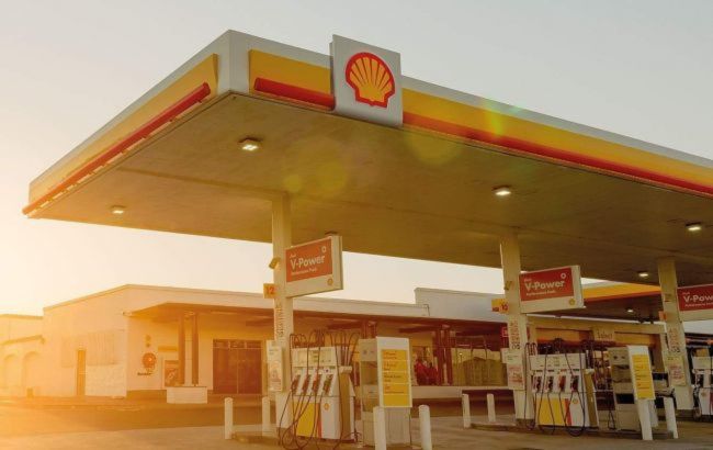 "Лукойл" купил более 400 АЗС у Shell