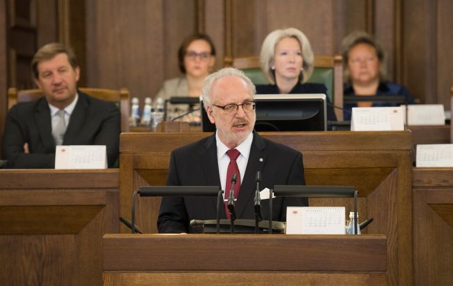 Президент Латвії відмовився переобиратися через загрозу впливу проросійських сил