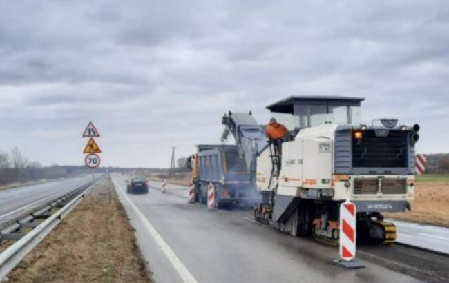 На Волыни начали ремонт автодороги М-07 неподалеку от КПП "Ягодин"