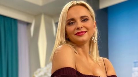 В воздушном платье и коротких шортах: Лилия Ребрик засветила плоский животик и стройные ножки