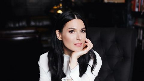 Блакитна мрія: ефектна Маша Єфросиніна навчила справлятися з чужою думкою