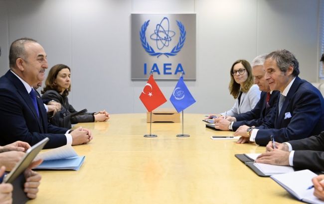 Гендиректор МАГАТЭ обсудил с главой МИД Турции защиту Запорожской АЭС