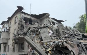 Удар по п'ятиповерхівці в Запоріжжі: кількість жертв росте, під завалами ще є люди